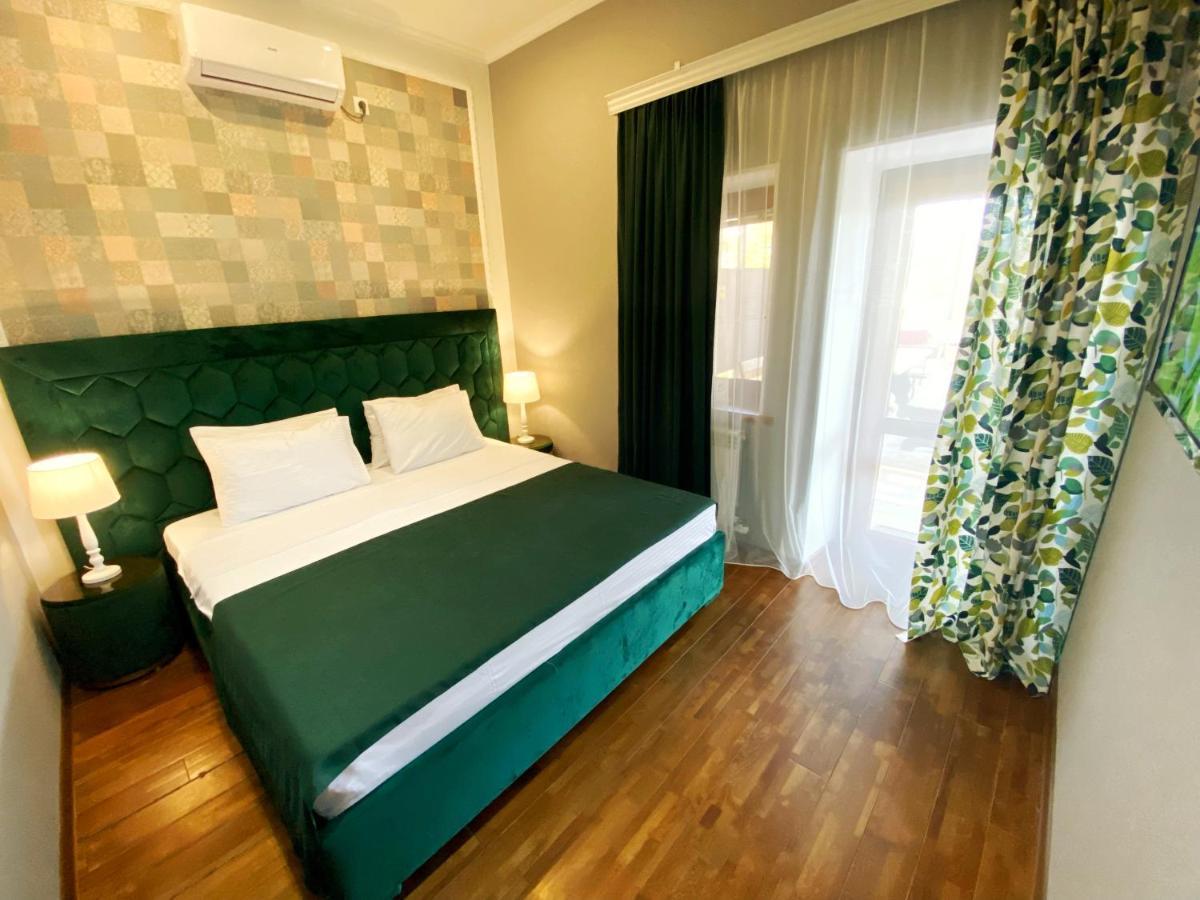 Hotel Orange Kutaisi Exterior photo