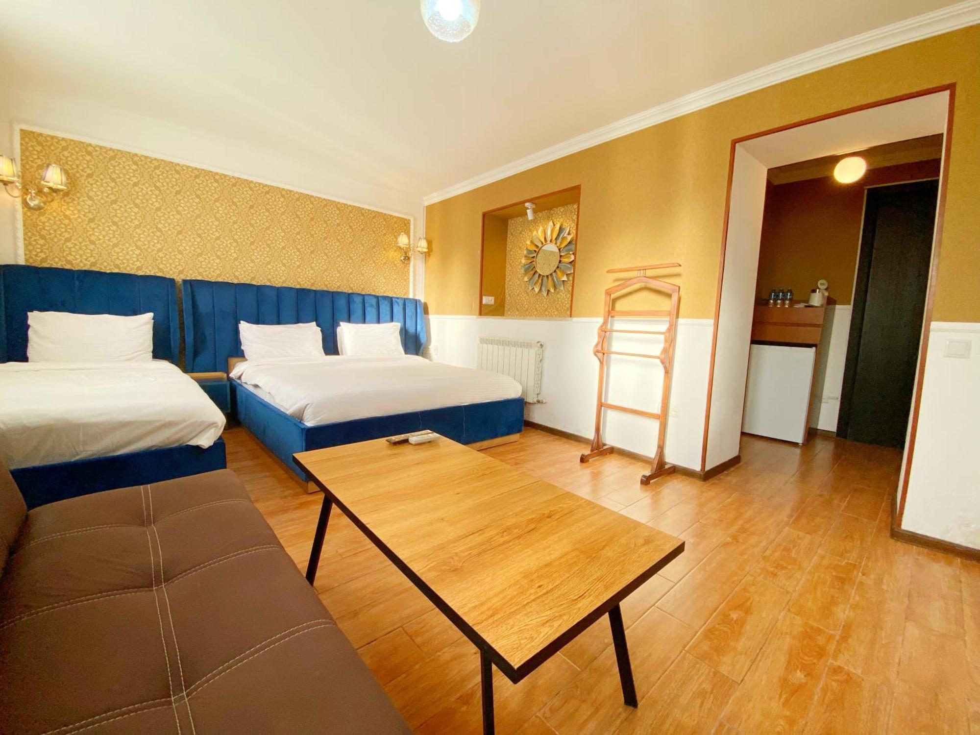 Hotel Orange Kutaisi Exterior photo